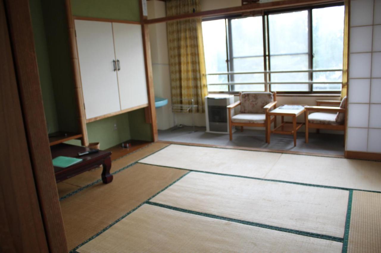 Cafe Cerisier栖里時絵 Hotel Myoko Exterior photo
