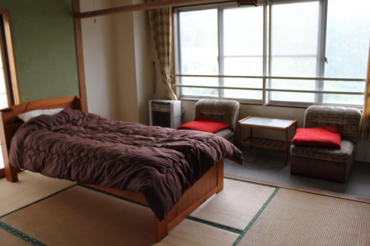 Cafe Cerisier栖里時絵 Hotel Myoko Exterior photo